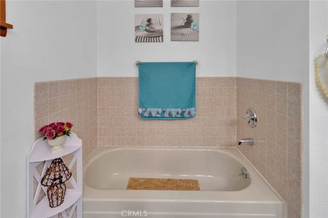 30772 Knoll View, Running Springs, CA 92382