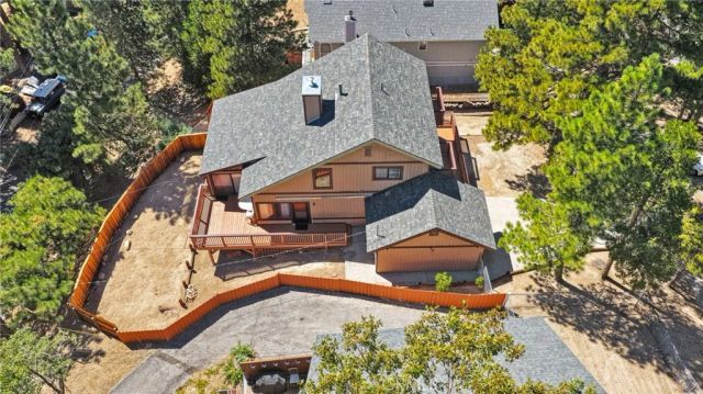 30772 Knoll View, Running Springs, CA 92382
