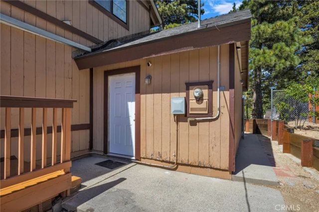30772 Knoll View, Running Springs, CA 92382