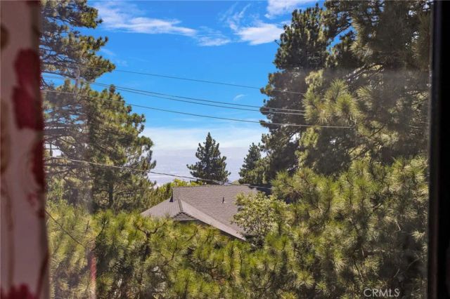30772 Knoll View, Running Springs, CA 92382