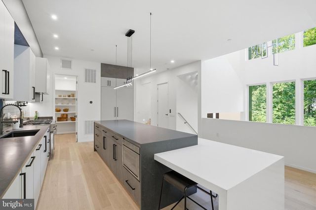 7502 NEVIS RD, Bethesda, MD 20817