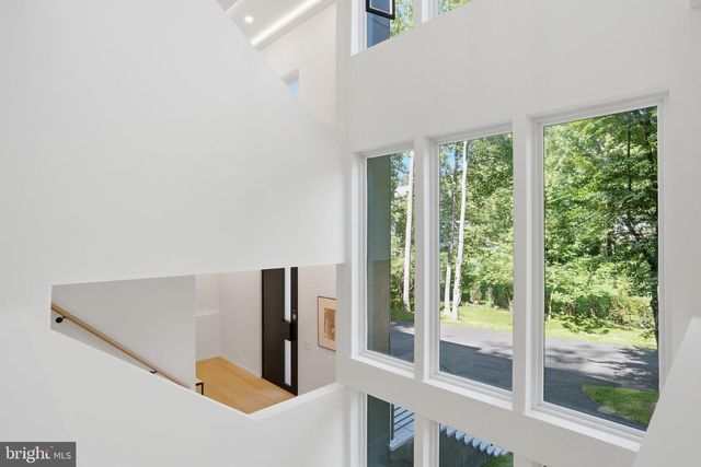 7502 NEVIS RD, Bethesda, MD 20817