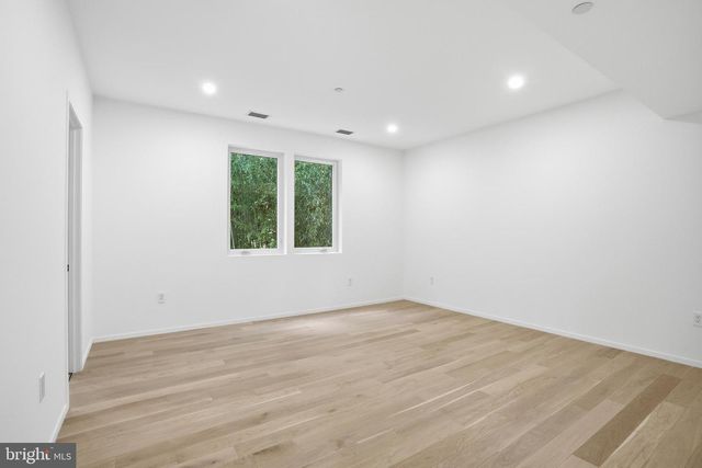 7502 NEVIS RD, Bethesda, MD 20817