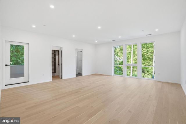 7502 NEVIS RD, Bethesda, MD 20817
