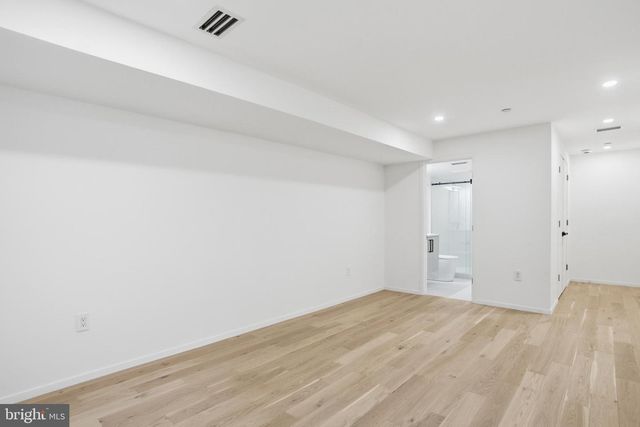 7502 NEVIS RD, Bethesda, MD 20817