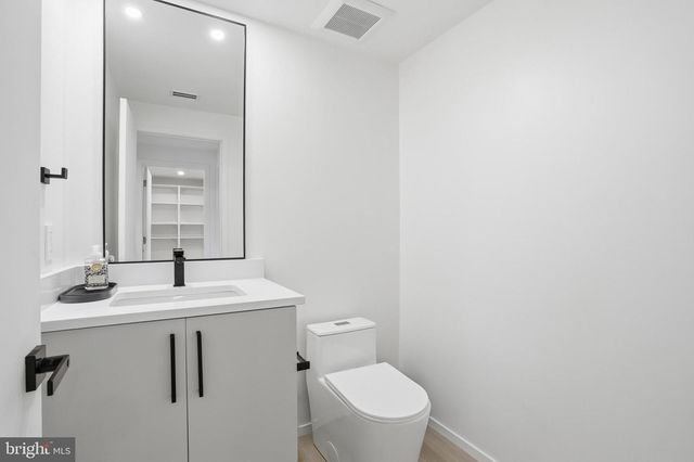 7502 NEVIS RD, Bethesda, MD 20817