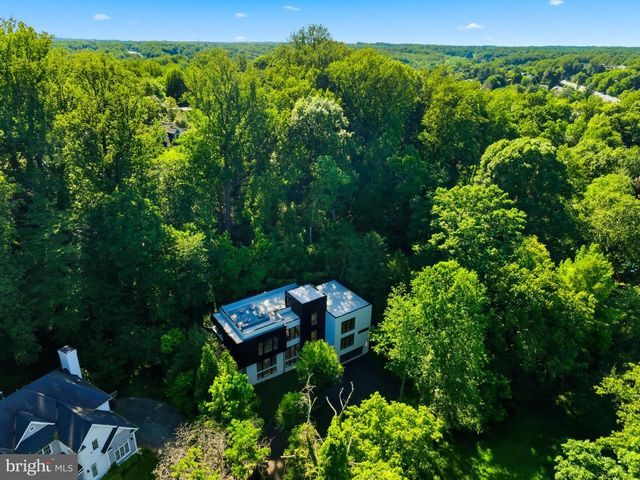 7502 NEVIS RD, Bethesda, MD 20817