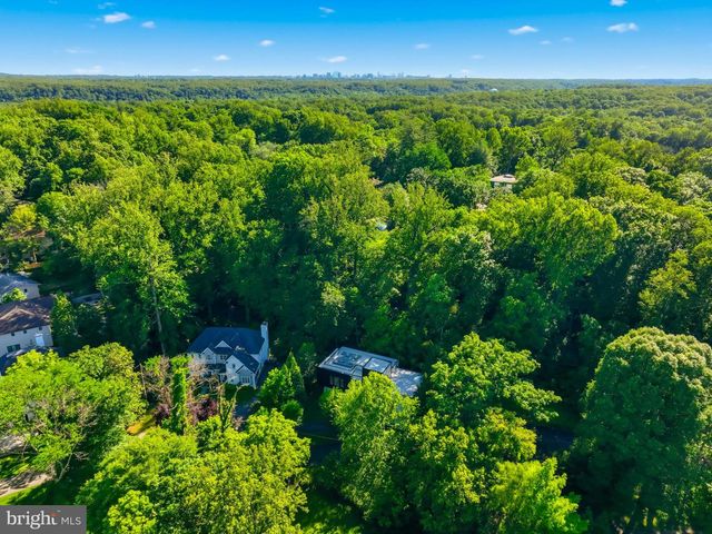 7502 NEVIS RD, Bethesda, MD 20817