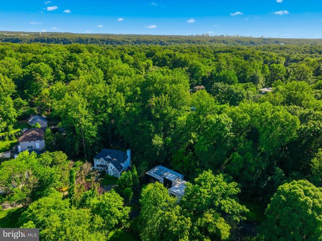 7502 NEVIS RD, Bethesda, MD 20817