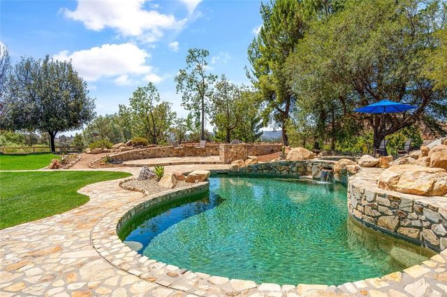 19750 Avenida Rosella, Murrieta, CA 92562