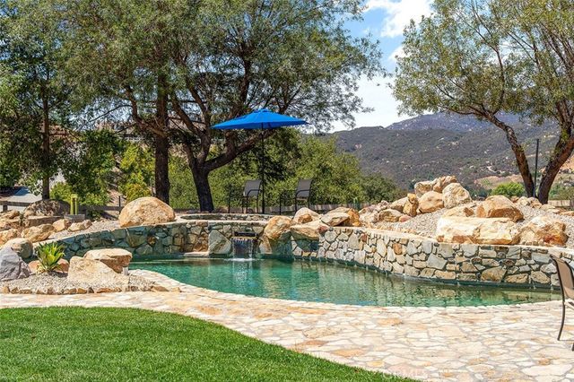 19750 Avenida Rosella, Murrieta, CA 92562