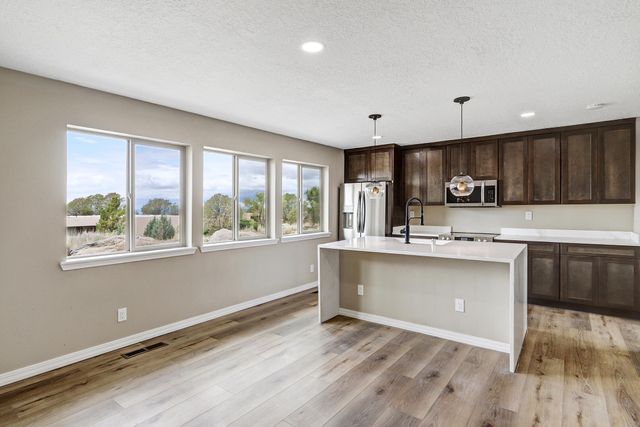 725 Tramway Vista Court NE 14, Albuquerque, NM 87122