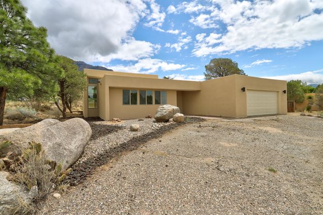 725 Tramway Vista Court NE 14, Albuquerque, NM 87122