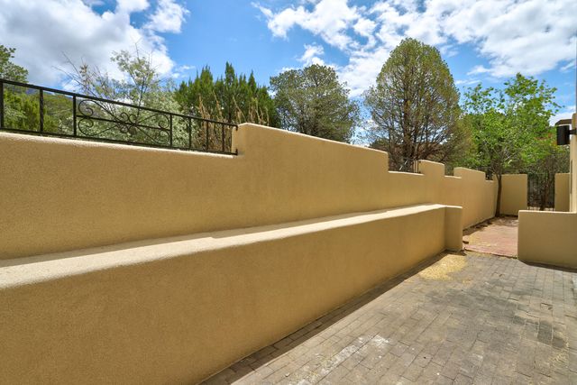 725 Tramway Vista Court NE 14, Albuquerque, NM 87122