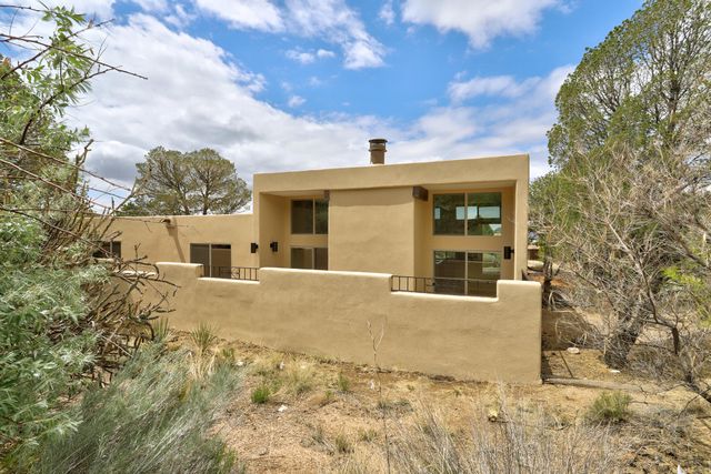 725 Tramway Vista Court NE 14, Albuquerque, NM 87122