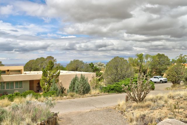 725 Tramway Vista Court NE 14, Albuquerque, NM 87122