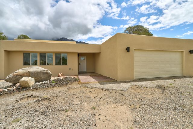 725 Tramway Vista Court NE 14, Albuquerque, NM 87122