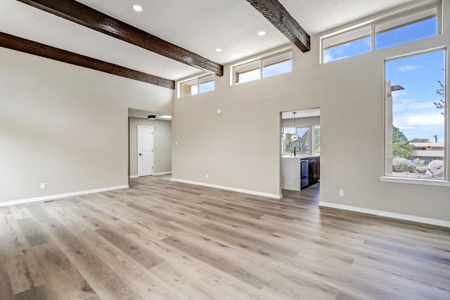 725 Tramway Vista Court NE 14, Albuquerque, NM 87122