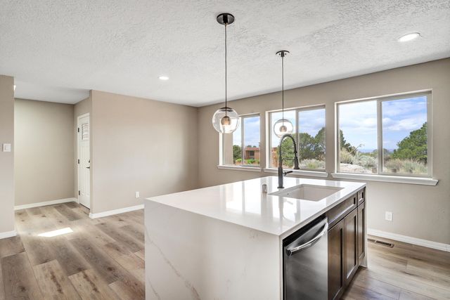 725 Tramway Vista Court NE 14, Albuquerque, NM 87122