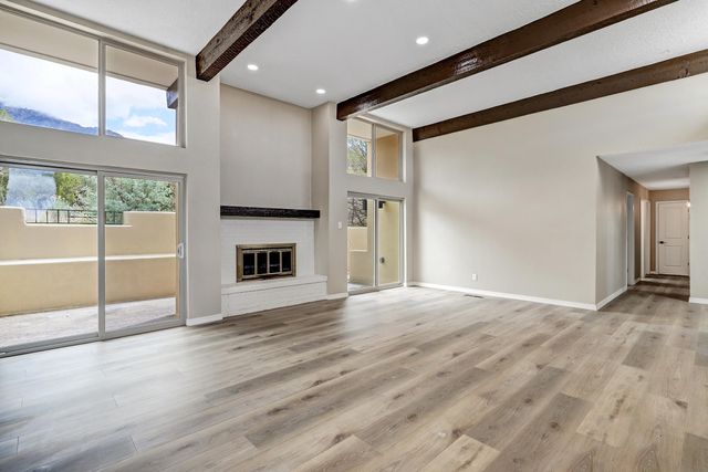 725 Tramway Vista Court NE 14, Albuquerque, NM 87122