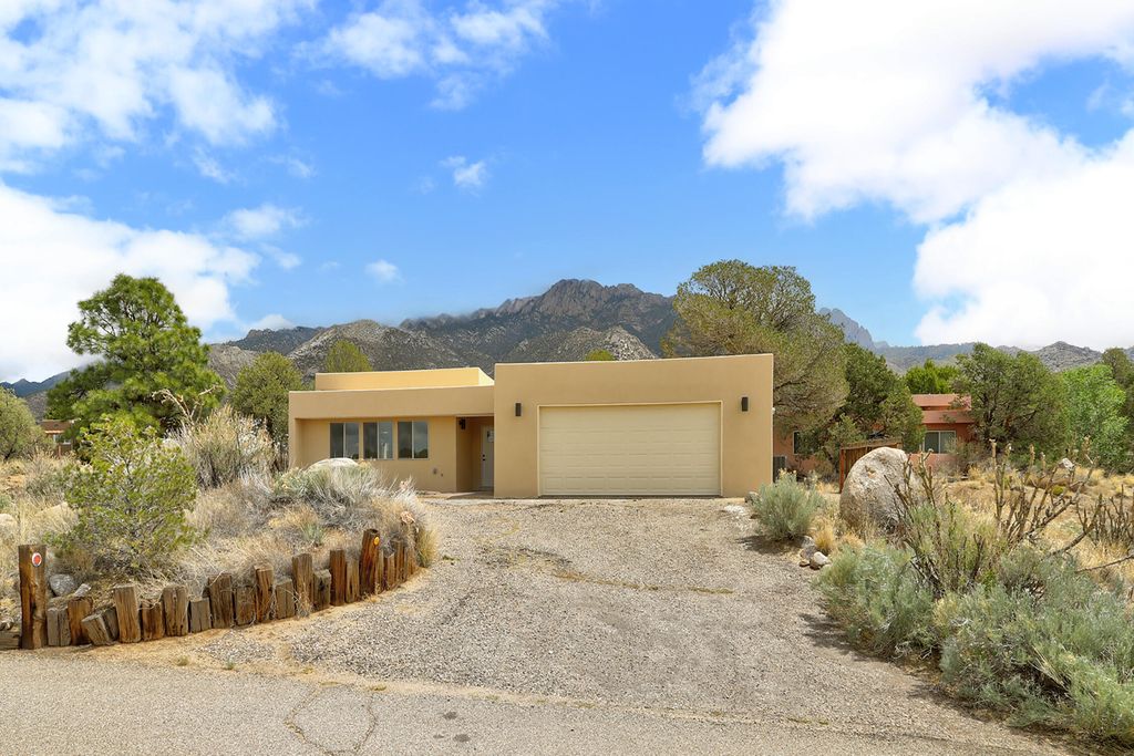 725 Tramway Vista Court NE 14, Albuquerque, NM 87122