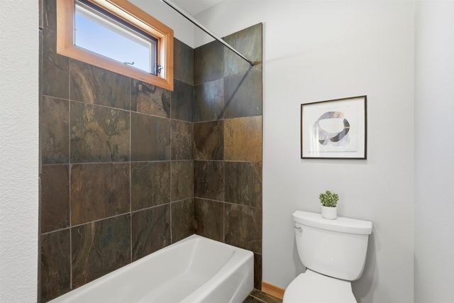 1365 NW Jacksonville Avenue, Bend, OR 97703