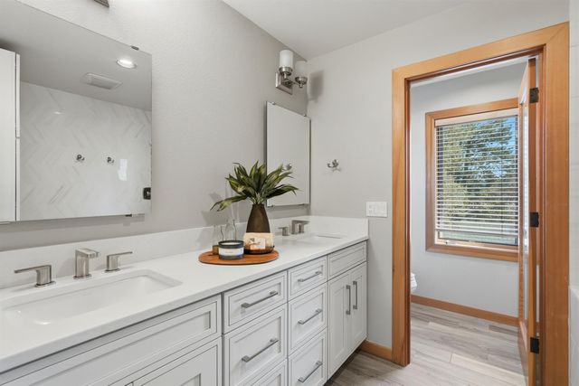 1365 NW Jacksonville Avenue, Bend, OR 97703