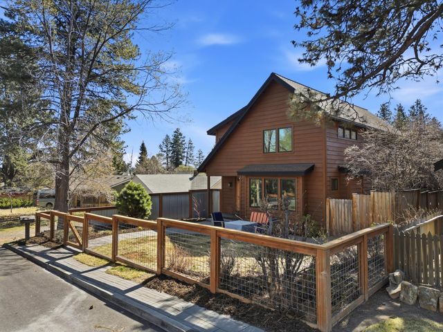 1365 NW Jacksonville Avenue, Bend, OR 97703