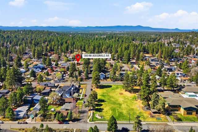 1365 NW Jacksonville Avenue, Bend, OR 97703