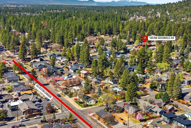 1365 NW Jacksonville Avenue, Bend, OR 97703