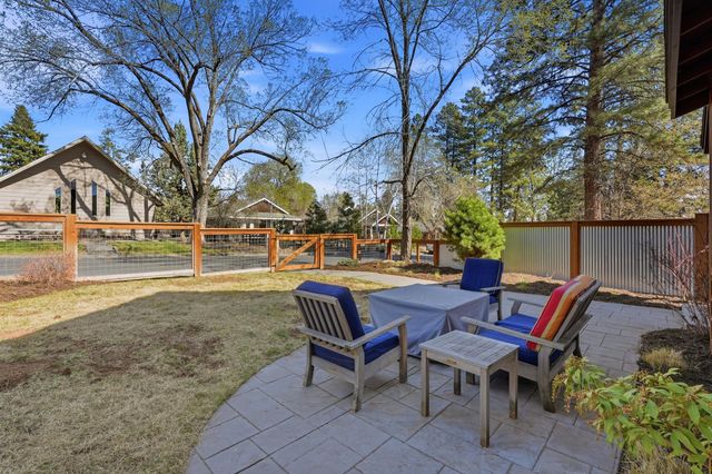 1365 NW Jacksonville Avenue, Bend, OR 97703