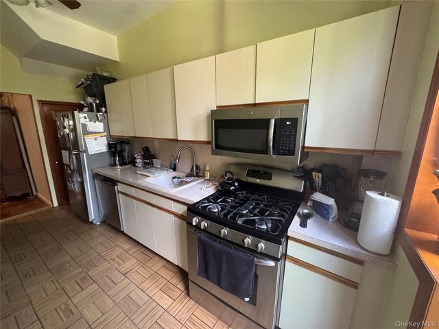91 72nd Street, Brooklyn, NY 11209
