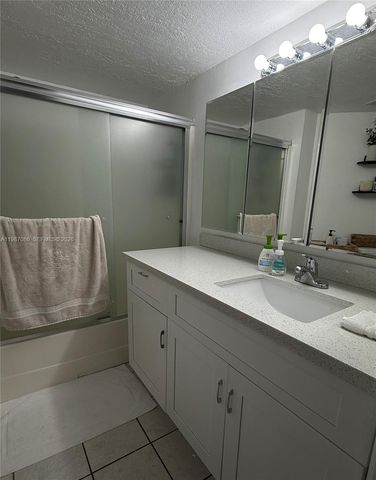 9437 Fontainebleau Blvd 110-16, Miami, FL 33172