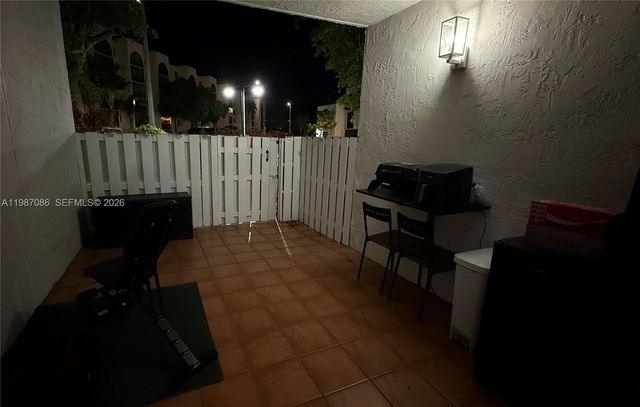 9437 Fontainebleau Blvd 110-16, Miami, FL 33172