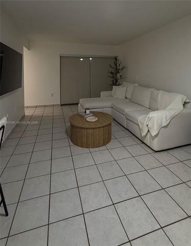 9437 Fontainebleau Blvd 110-16, Miami, FL 33172