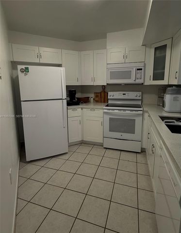 9437 Fontainebleau Blvd 110-16, Miami, FL 33172