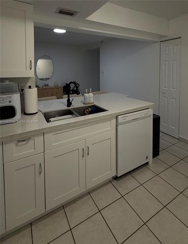 9437 Fontainebleau Blvd 110-16, Miami, FL 33172