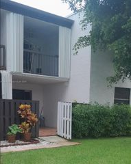 9437 Fontainebleau Blvd 110-16, Miami, FL 33172