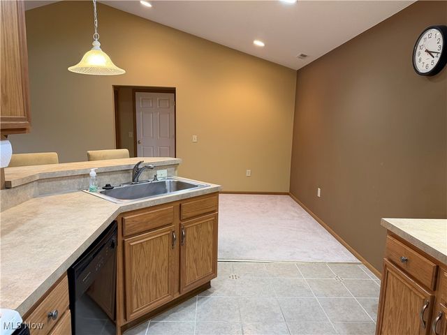 8823 Scotslanding Circle NW, Massillon, OH 44646