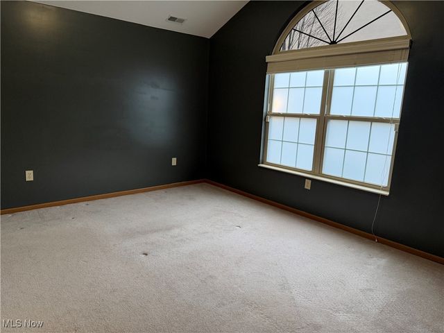 8823 Scotslanding Circle NW, Massillon, OH 44646