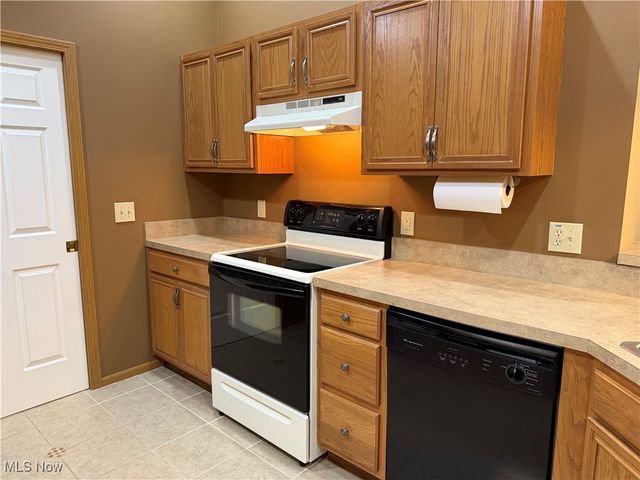 8823 Scotslanding Circle NW, Massillon, OH 44646