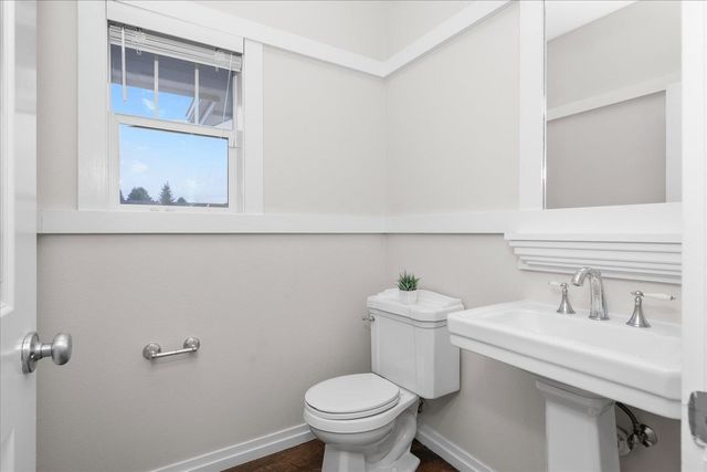 2306 W Rainier Ct, Spokane, WA 99208