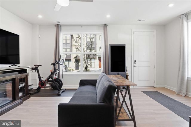 2861 HOKIE LN, Alexandria, VA 22306