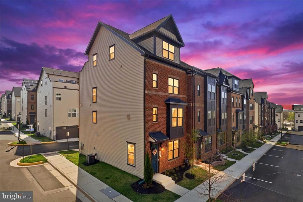 2861 HOKIE LN, Alexandria, VA 22306