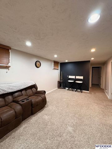 2140 SW 16Th Street, Lincoln, NE 68522