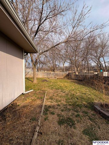 2140 SW 16Th Street, Lincoln, NE 68522