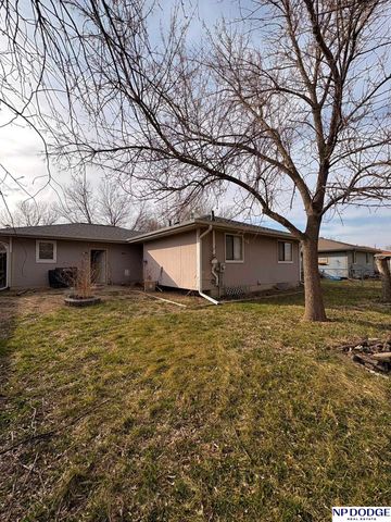 2140 SW 16Th Street, Lincoln, NE 68522