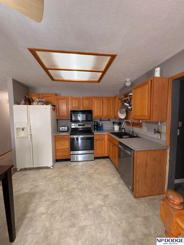 2140 SW 16Th Street, Lincoln, NE 68522