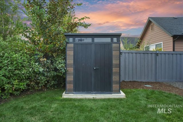 10393 Millgrain St., Nampa, ID 83687