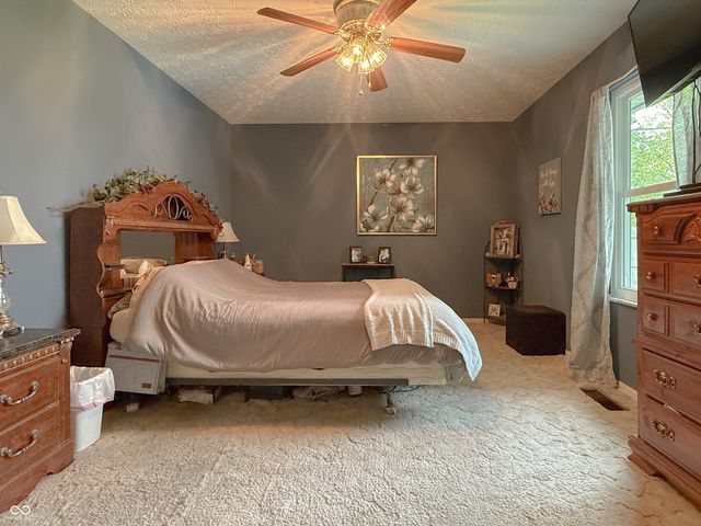 9832 5th Street, Taylorsville, IN 47280